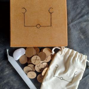 ODiN - Oráculo Divinatório Nórdico - jogo de runas