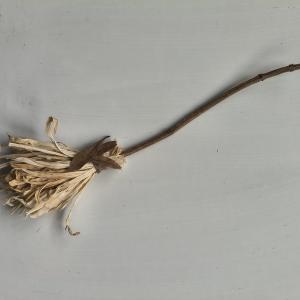 Vassoura Energética Artesanal | Limpeza Espiritual e Proteção | YULE (folhas)