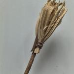 Vassoura Energética Artesanal | Limpeza Espiritual e Proteção | YULE (folha)