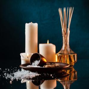 Aprenda como Combinar Incensos, Velas e Ervas nas Práticas de Meditação