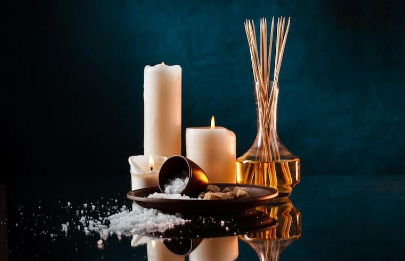 Aprenda como Combinar Incensos, Velas e Ervas nas Práticas de Meditação